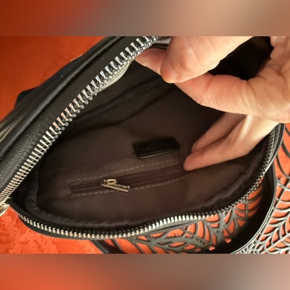 David Jones Shoulder Bag - Picture 8 of 8